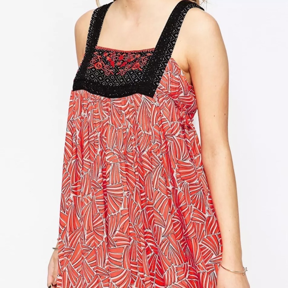 hazel Red Printed Mini Dress with Black Lace Trim - Picture 4 of 14